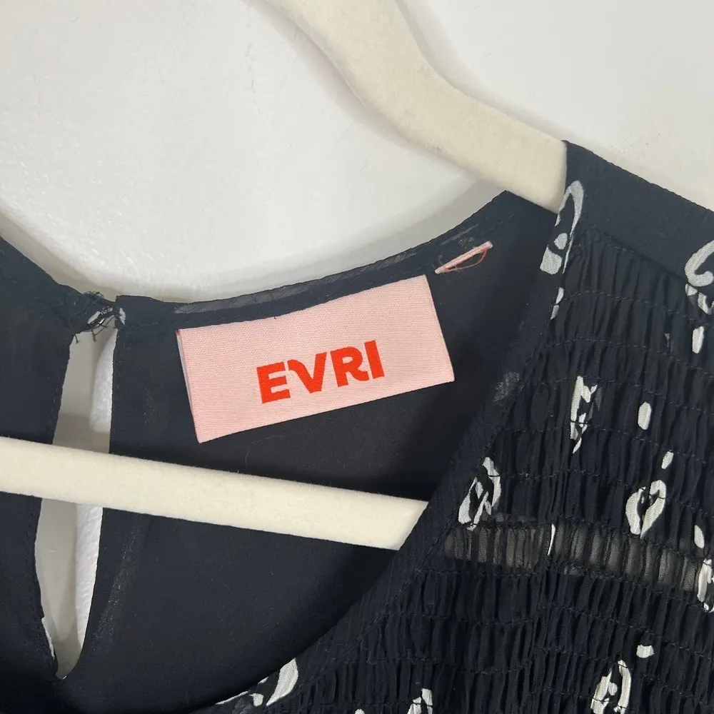 Evri Heart Novelty Print Smocked Neckline Keyhole Back Flowy Loose Blouse Top Size XL - Image 5