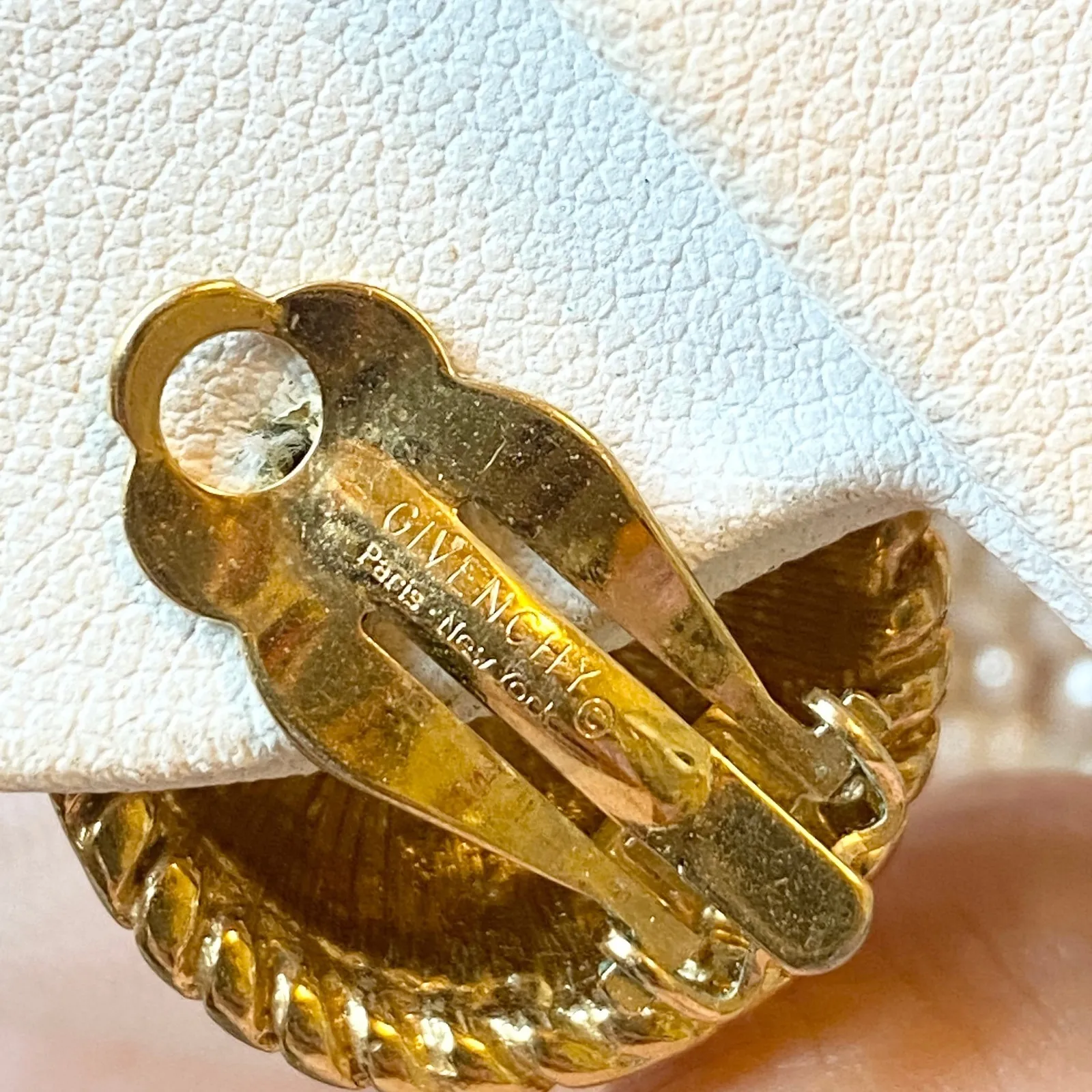 Vintage Y2K Givenchy Paris New York Gold Twisted Rope Round Clip On Earrings - Image 5