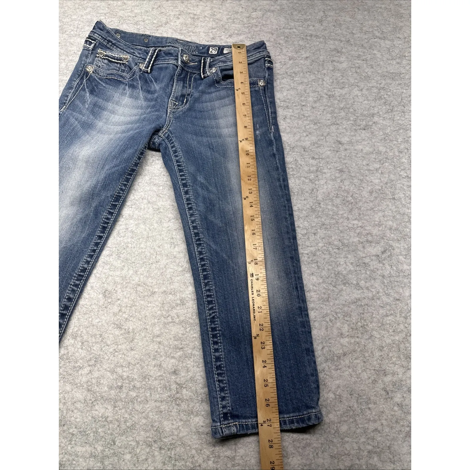 Miss Me Signature Boyfriend Capri Jeans Women's Blue Denim Size‎ 29 - Image 2