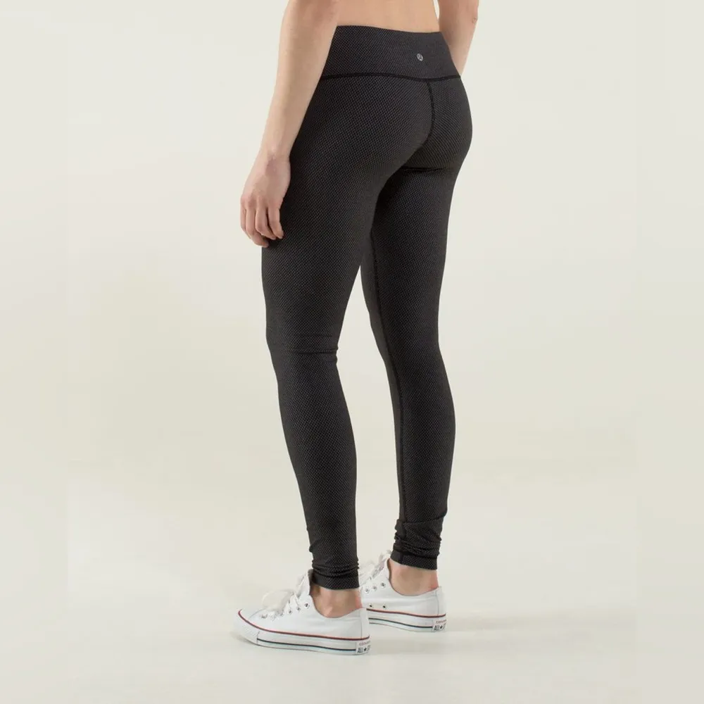Lululemon  Wunder Under Pant Legging in Diamond Dot Black White / Black Size 4 - Image 2