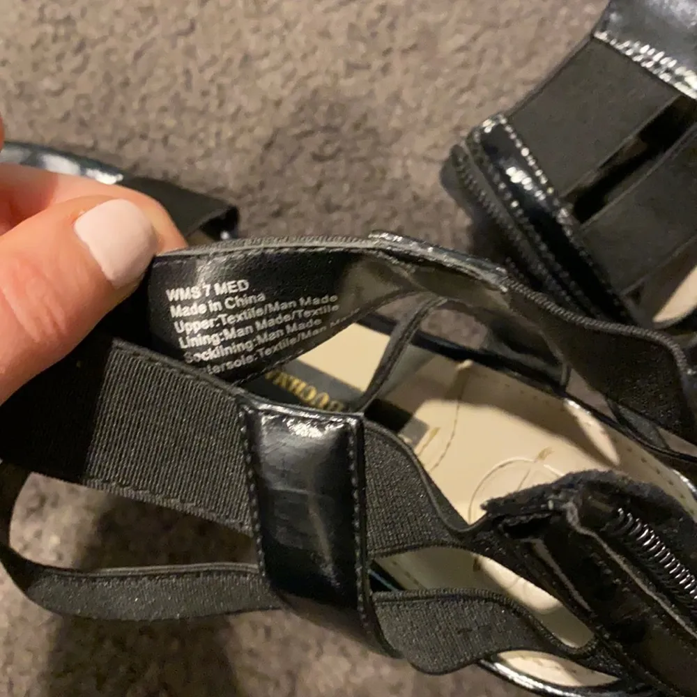 Dana Buchman Black Wedges Size 7 - Image 6