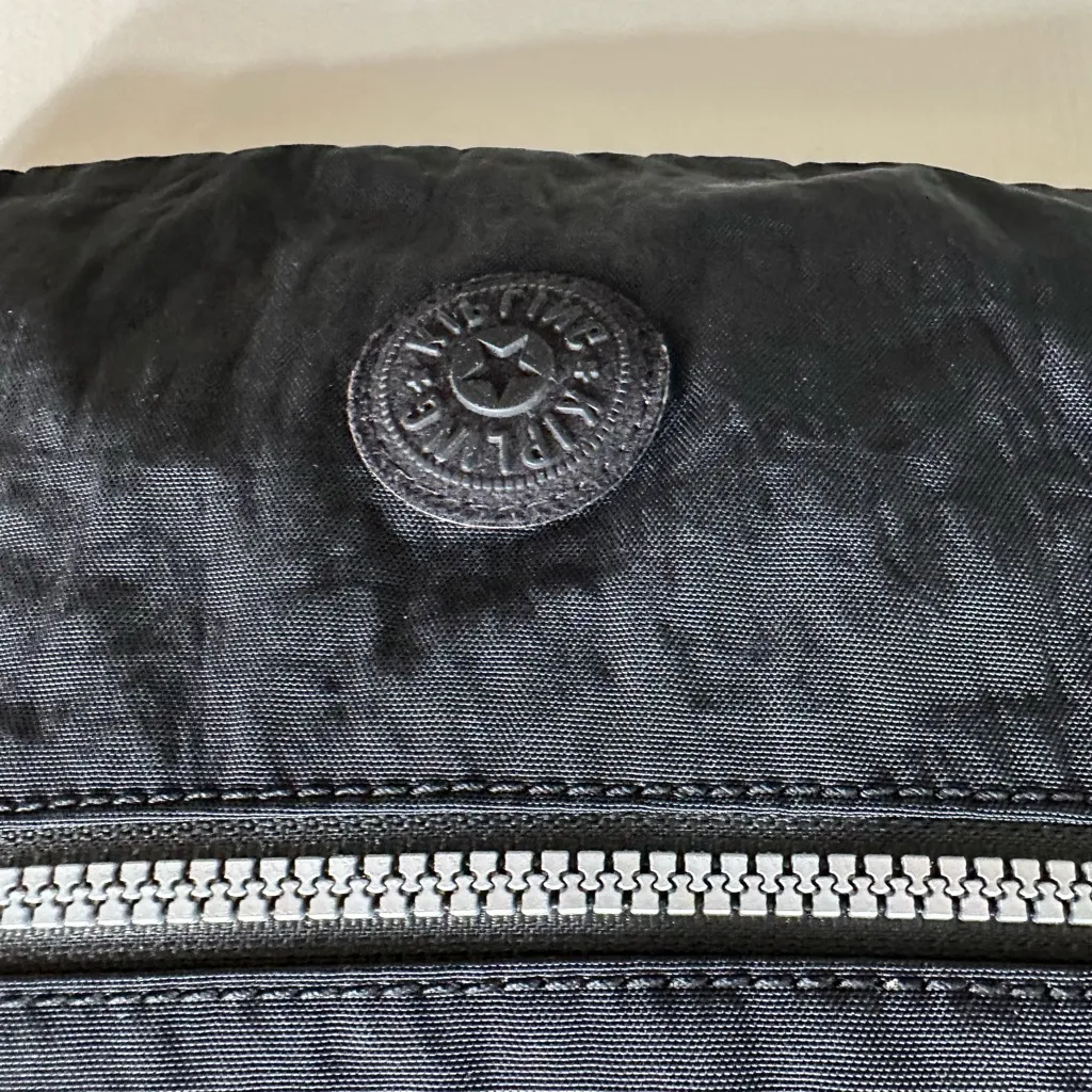 Kipling Zippered Crossbody Bag Purse Black Nylon Travel Everyday
Casual - Image 3