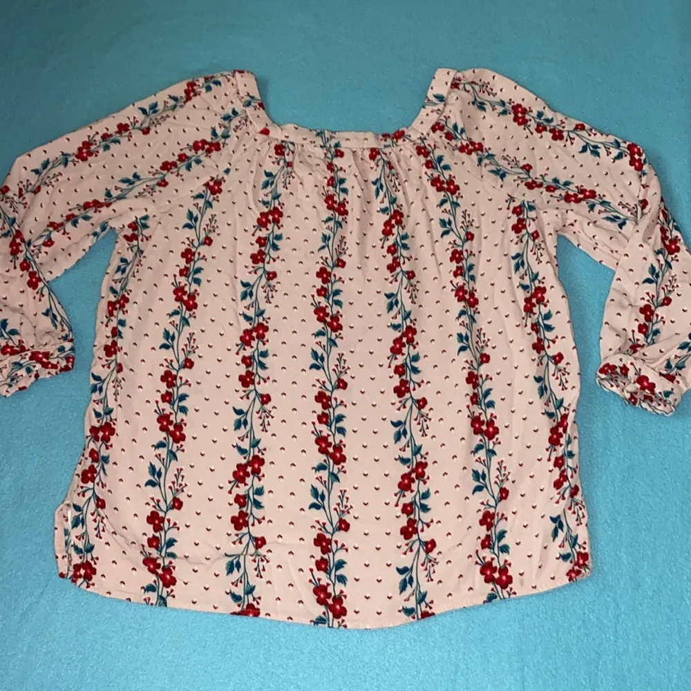 OLD NAVY floral long sleeve button cuffs square neckline size M - Image 3