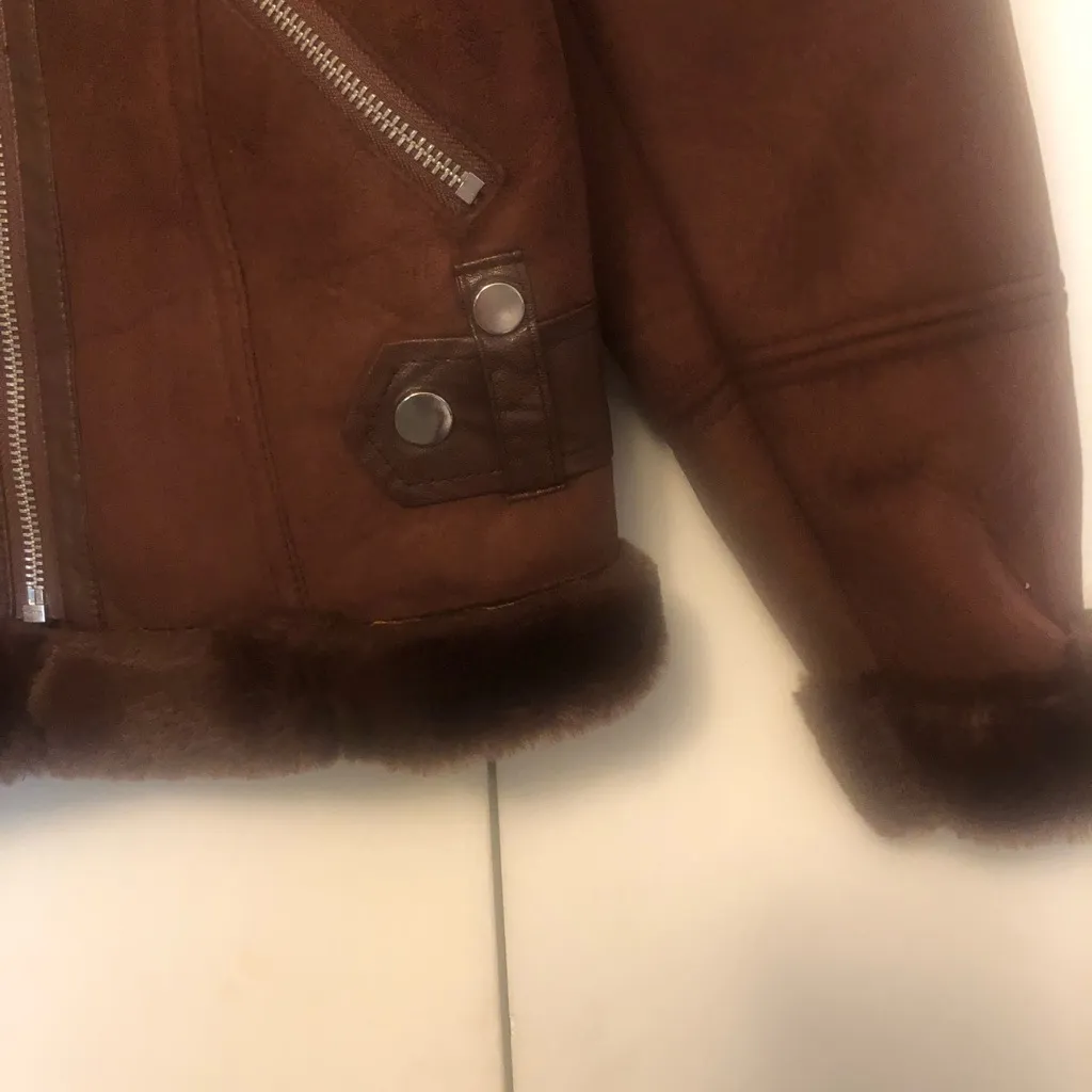 Brown faux suede jacket. Size small - Image 4