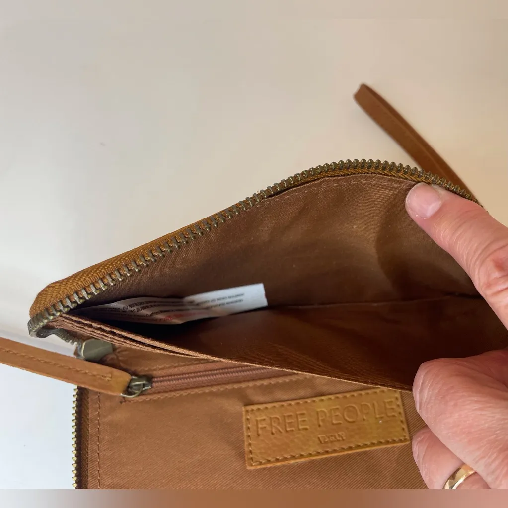 Free People  Distressed Vegan Wallet in Brown‎ - Image 9