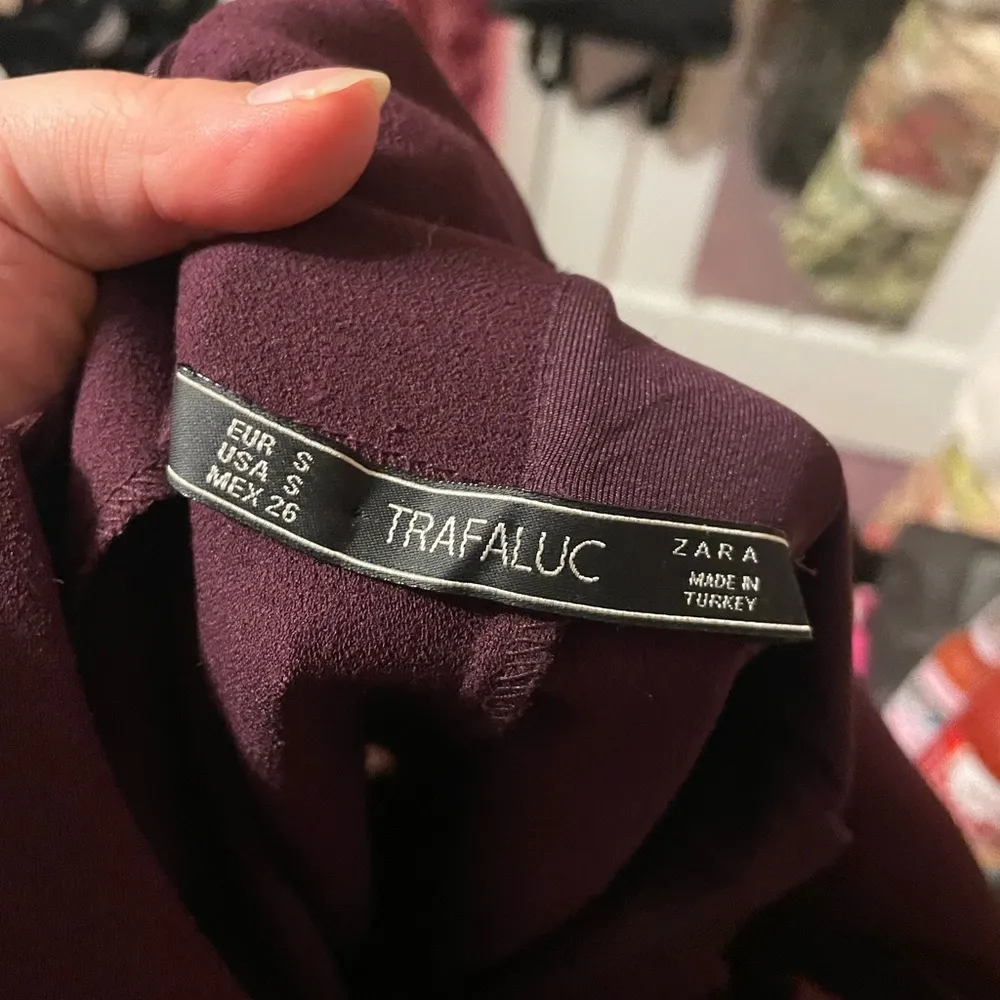 ZARA  BURGUNDY LONG SLEEVE ROMPER - Image 6