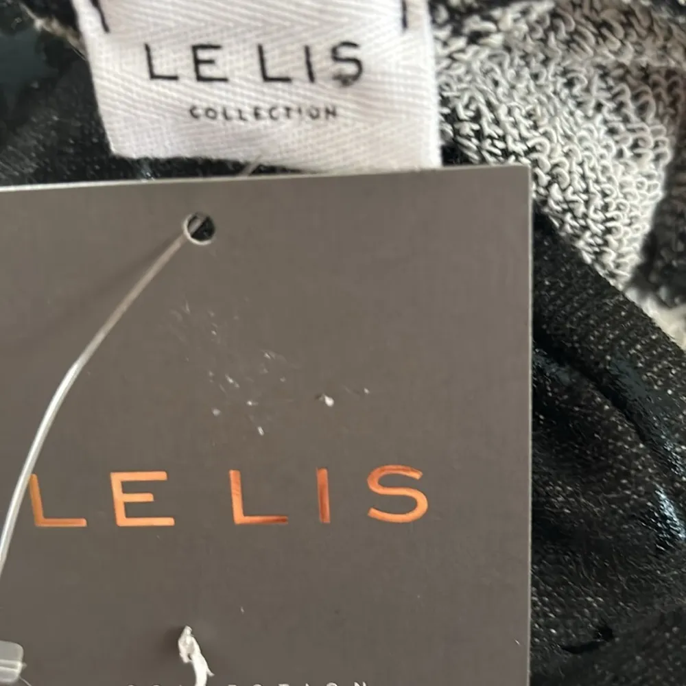 Le Lis French Terry Romper Sz M Off Shoulder Black Stars Drawstring Waist Pocket Size M - Image 5