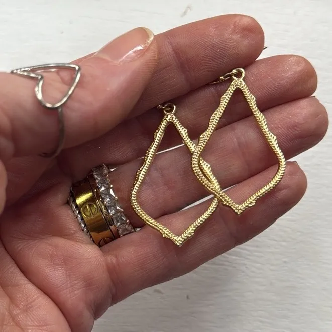 💖✨Kendra Scott Gold Earrings•Small Size•NWOT✨💖 - Image 2