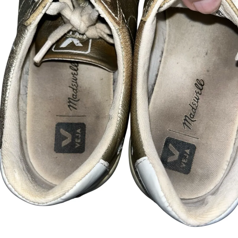 Veja x Madewell Esplar Lace Up Low Sneakers in Star Embroidered Gold Leather - Image 8