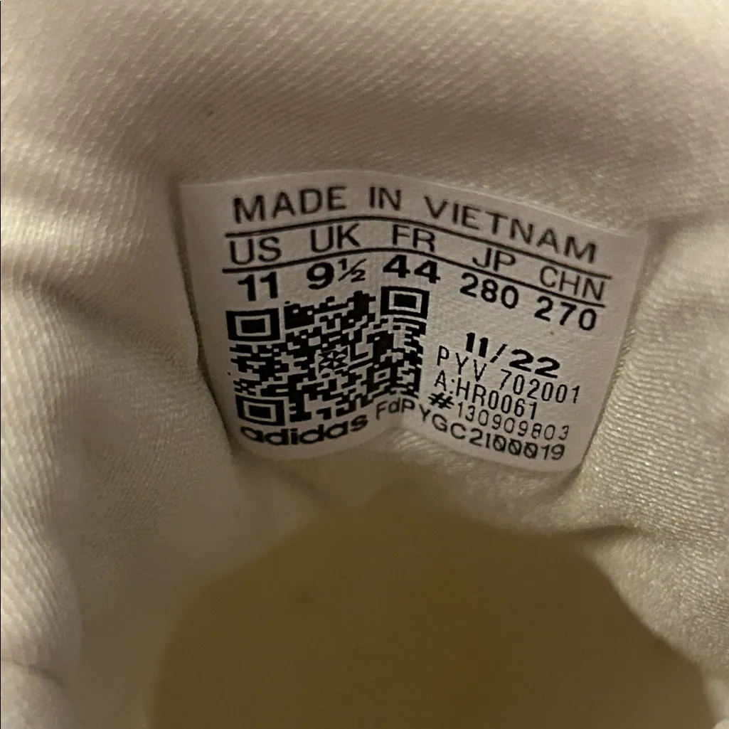 NWOT Adidas White Ultraboost Sneakers - Image 8