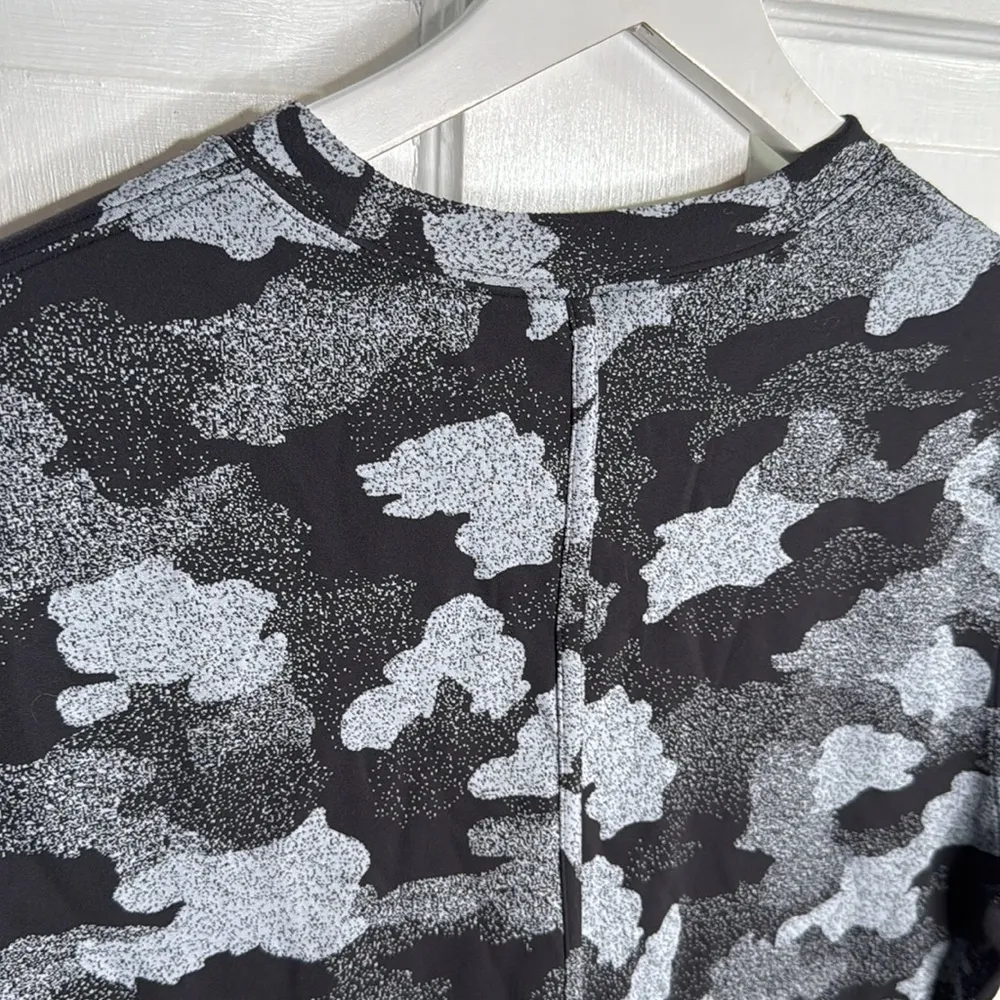 Lululemon All Yours Short Sleeve Black Camo Camouflage Training Top W1021 Sz 4 - Image 10