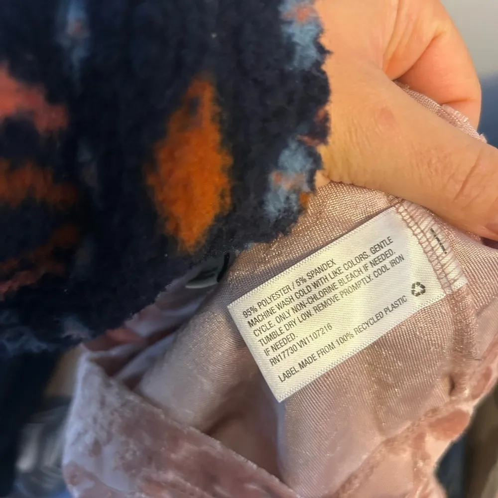 A New Day Baby Pink Floral Crushed Velvet Top - Image 4