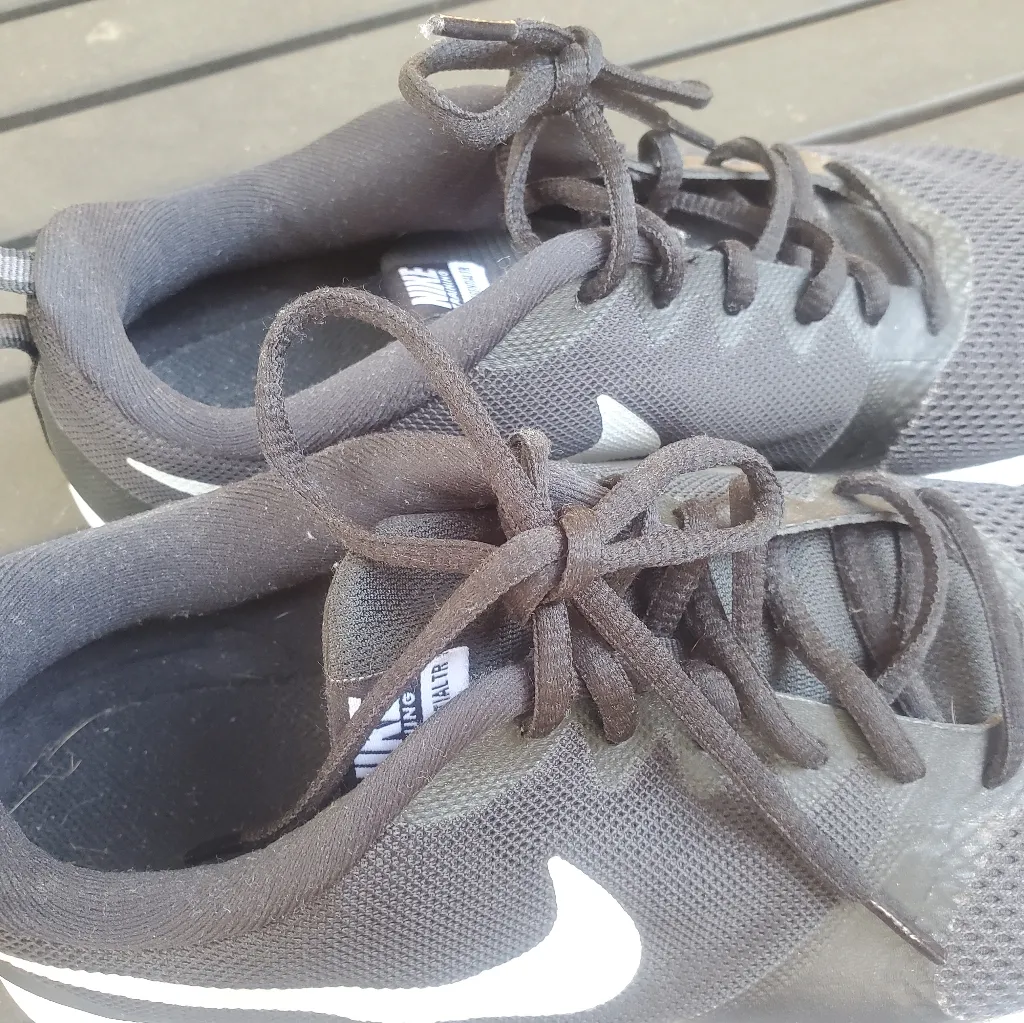 Nike Womens Flex EssentiBlack and White Sneakers Size 10 Womens Running Athletic - Image 2