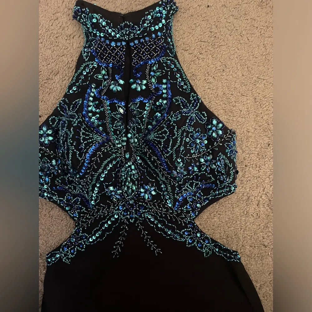 Faviana Crystal Sequin Cut-Out, Open Back, Bodycon Homecoming Dress - Image 7