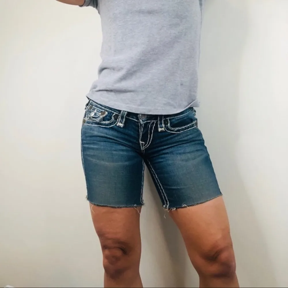 True Religion Billy Super T raw hem Shorts - Image 6