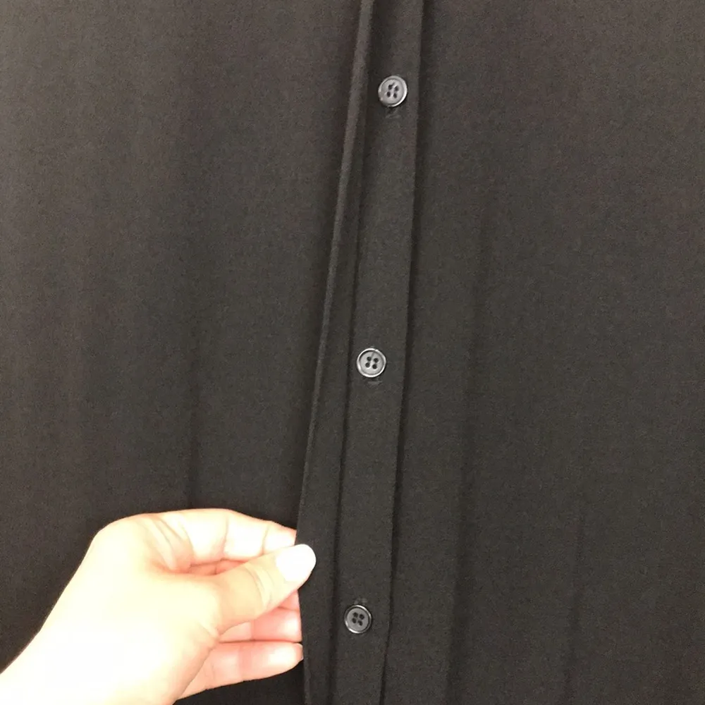 Monrow Women’s Black Crepe Drop Waist Hidden Button - Image 4