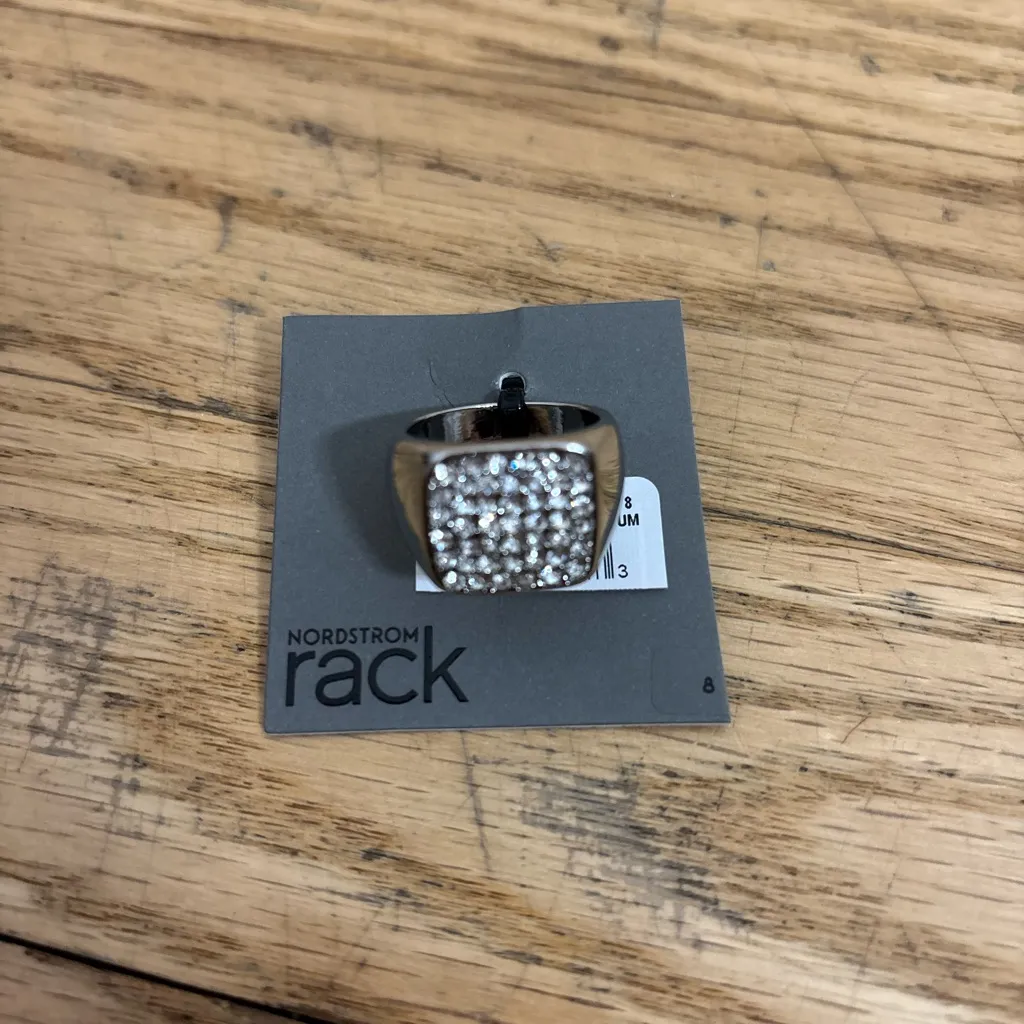 Nordstrom Elegant Silver Diamond signet Ring size 8 NWT - Image 2