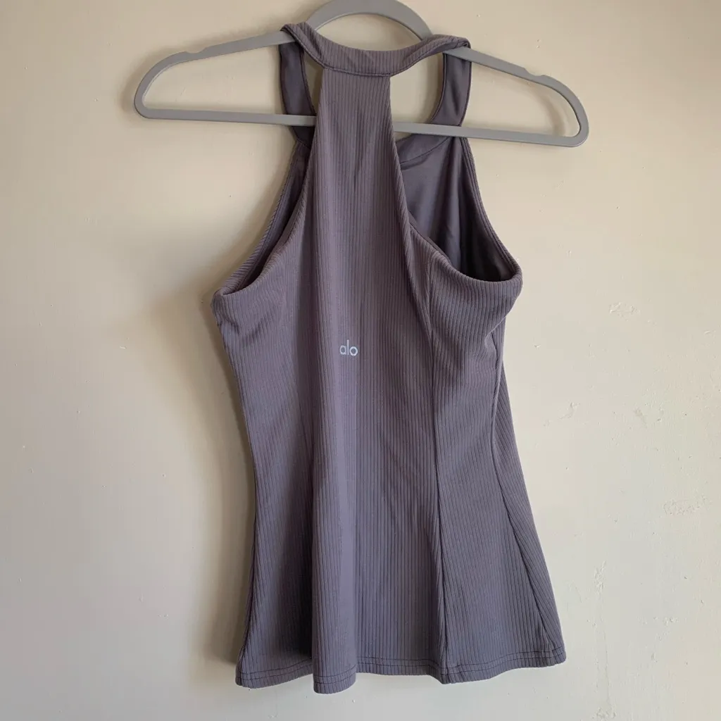ALO Yoga Women's Lavender Tank Top Size Small Athletic Shirt Built in Bra - Image 4