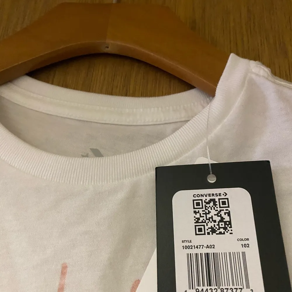 🛍5/$25 Women’s Converse T-shirt size XS - Image 3