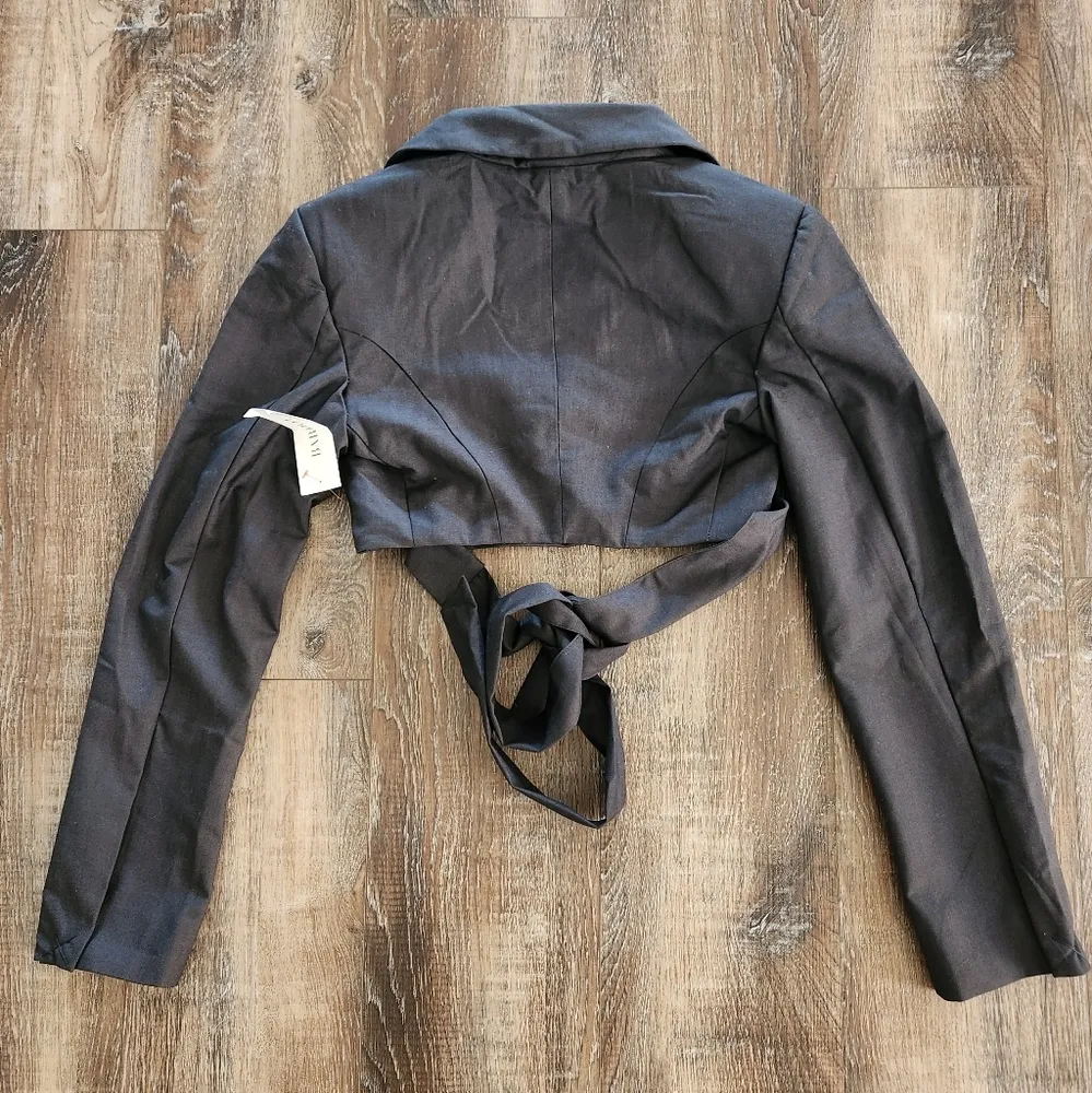 Bardot Cropped Wrap Front Blazer in Charcoal Gray Size 2 NWT - Image 5