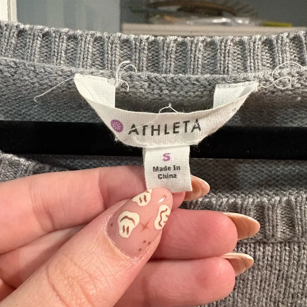 Athleta Light‎ Gray Women's Crew Neck Sweater - Image 3