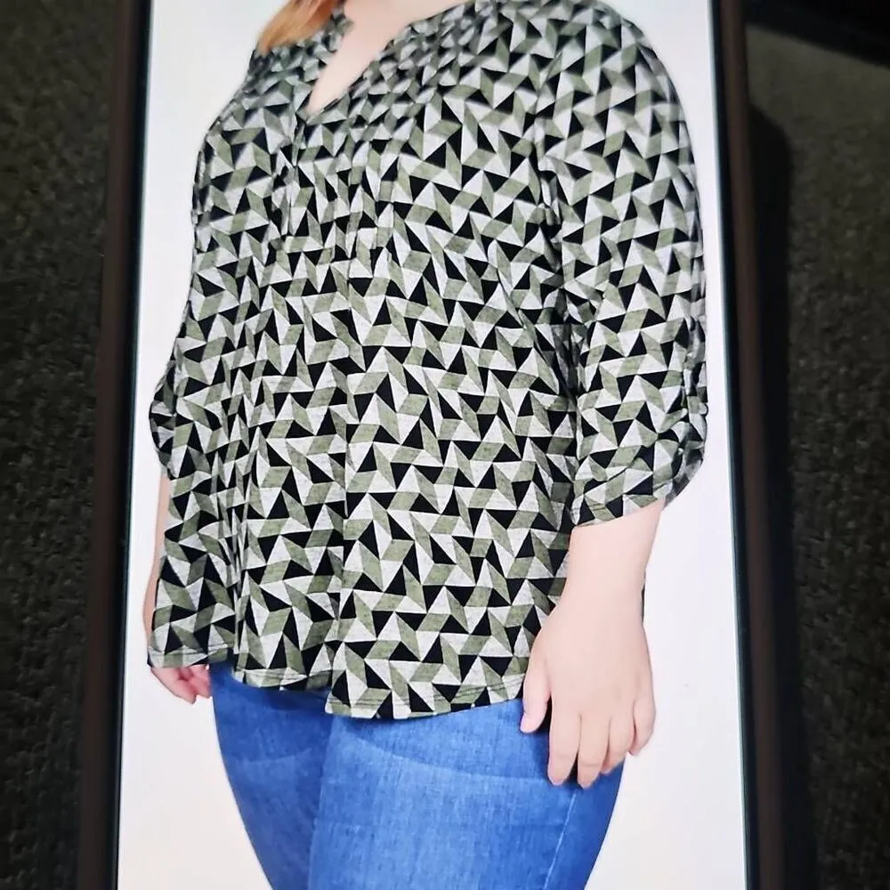 Womens Eyelet Blouse, NY Collection 3/4 sleeves, Size 1X. Color Olive green and - Image 3