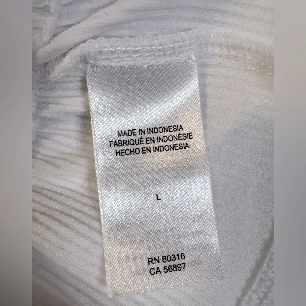 Cinched Flirty Tie Front Top White Size L NWT - Image 11