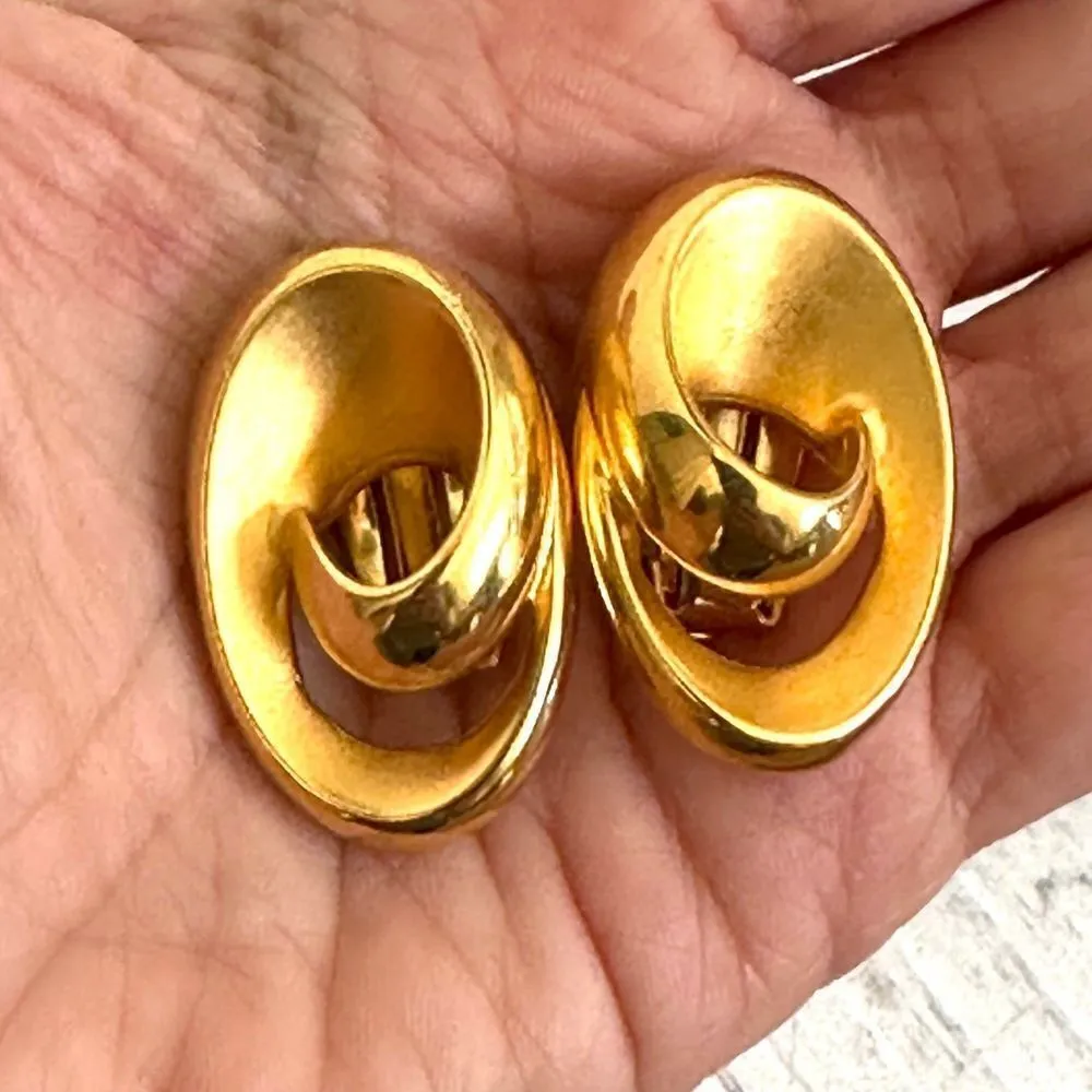 Vintage PEP gold tone clip on earrings - Image 2