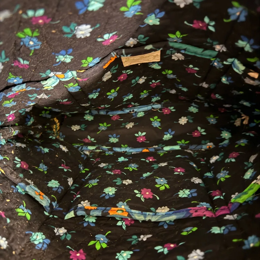 Vera Bradley Midnight Blues Floral quilted Patterned Tote Bag - Image 4