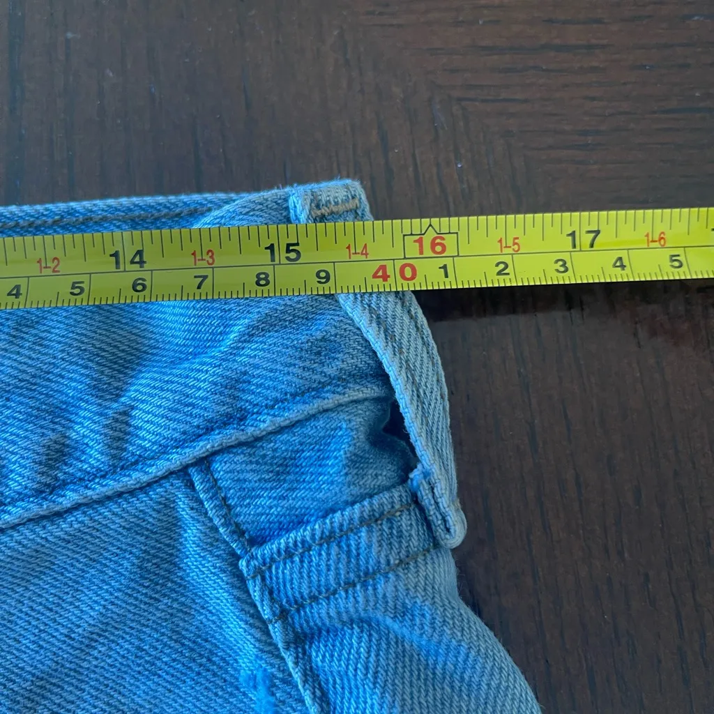 Universal Threads Universal Thread Distressed Denim 90’s baggy Shorts - Image 5