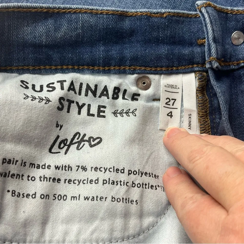 Loft Women SZ 27 / 4 Blue Denim Skinny Jean Frayed Hem Stretch Sustainable Style - Image 5