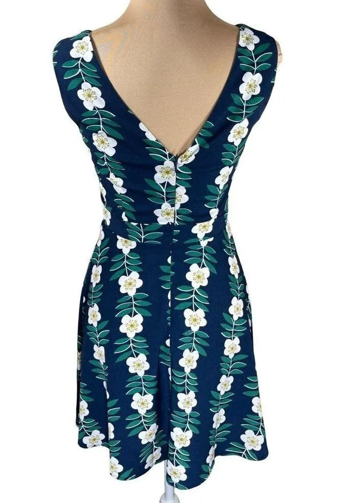 Molly Bracken Front Keyhole Fit and Flare Dress Navy White Floral Size XS Extra - Image 3