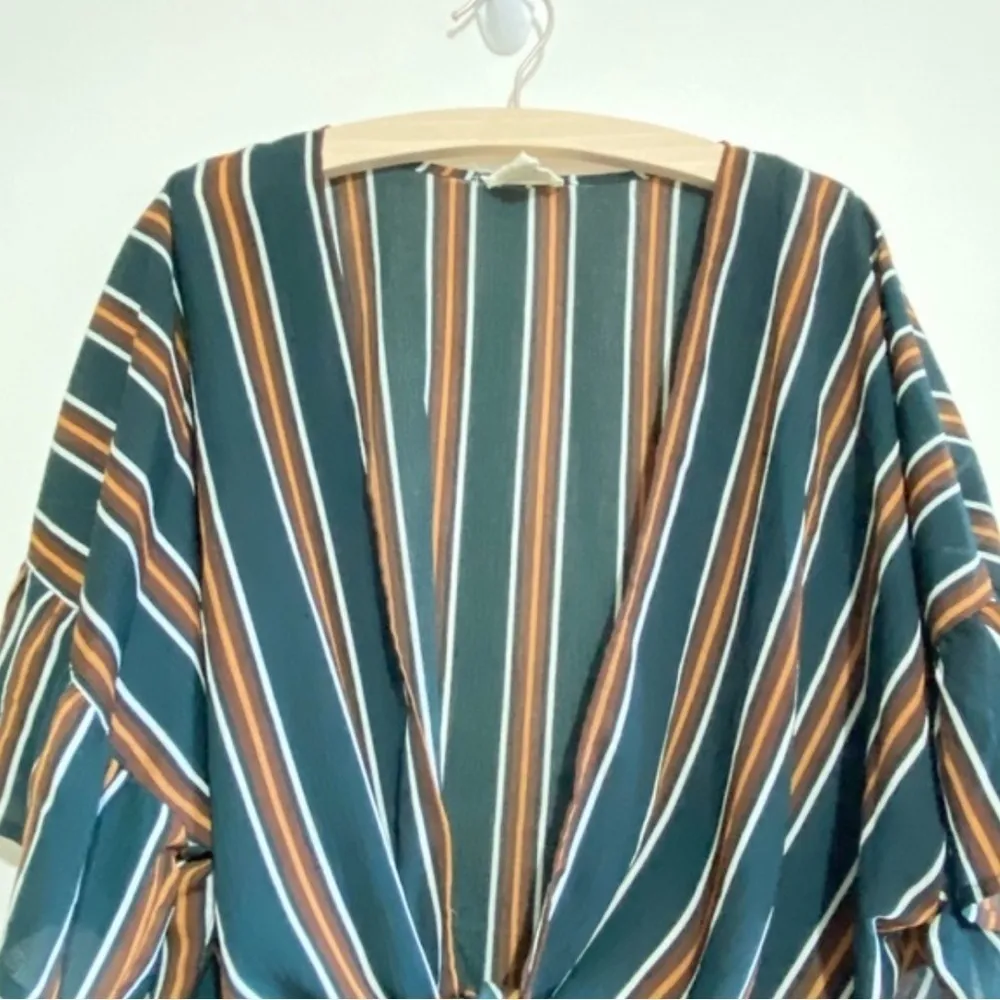 Hyped Unicorn striped bell short sleeve front tie kimono - Image 7