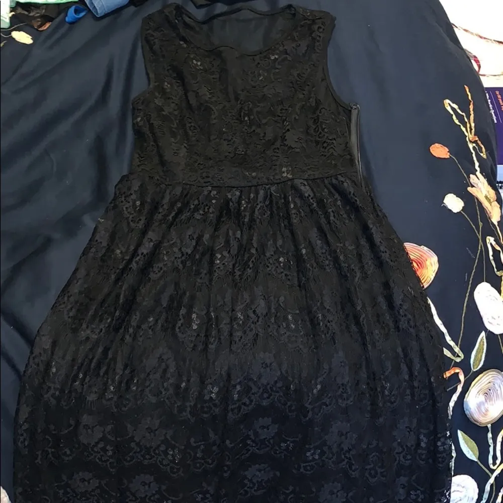 Lace black dress - Image 2