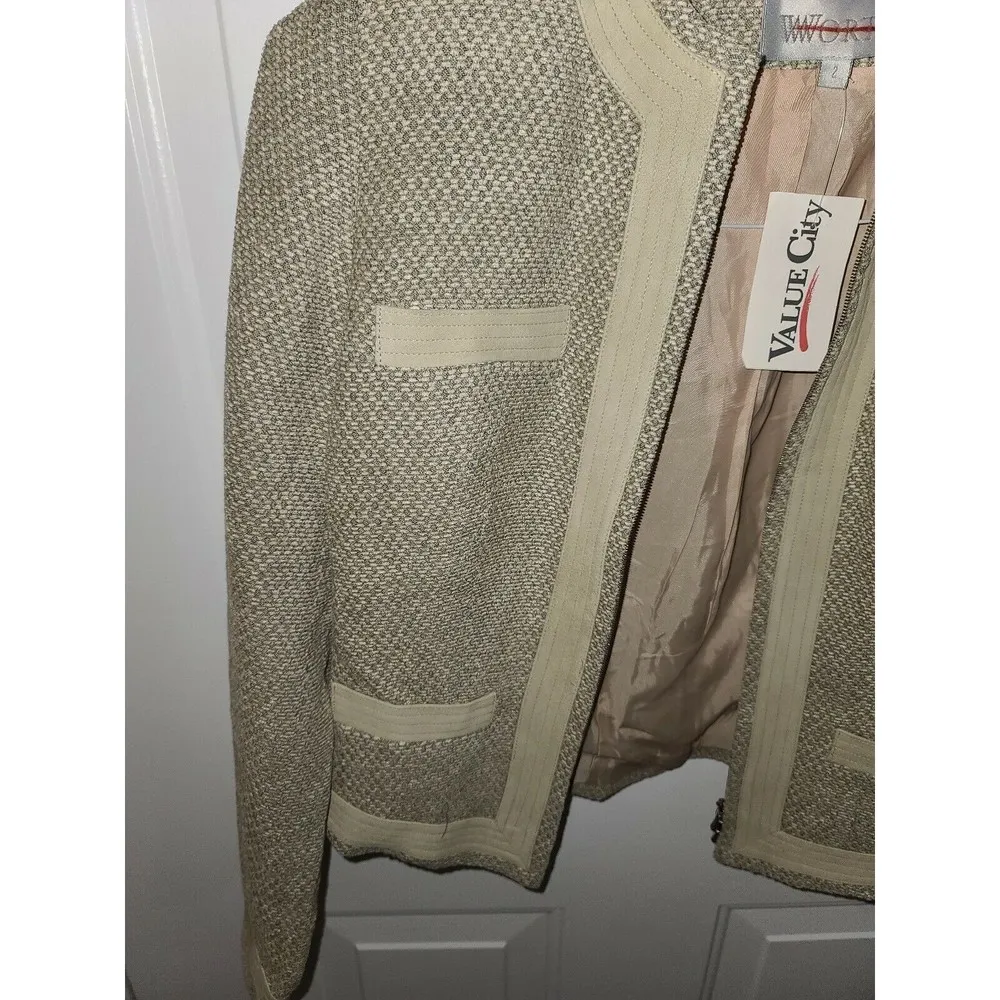 NWT W by worth Woman's size 2 cropped blazer - Image 2
