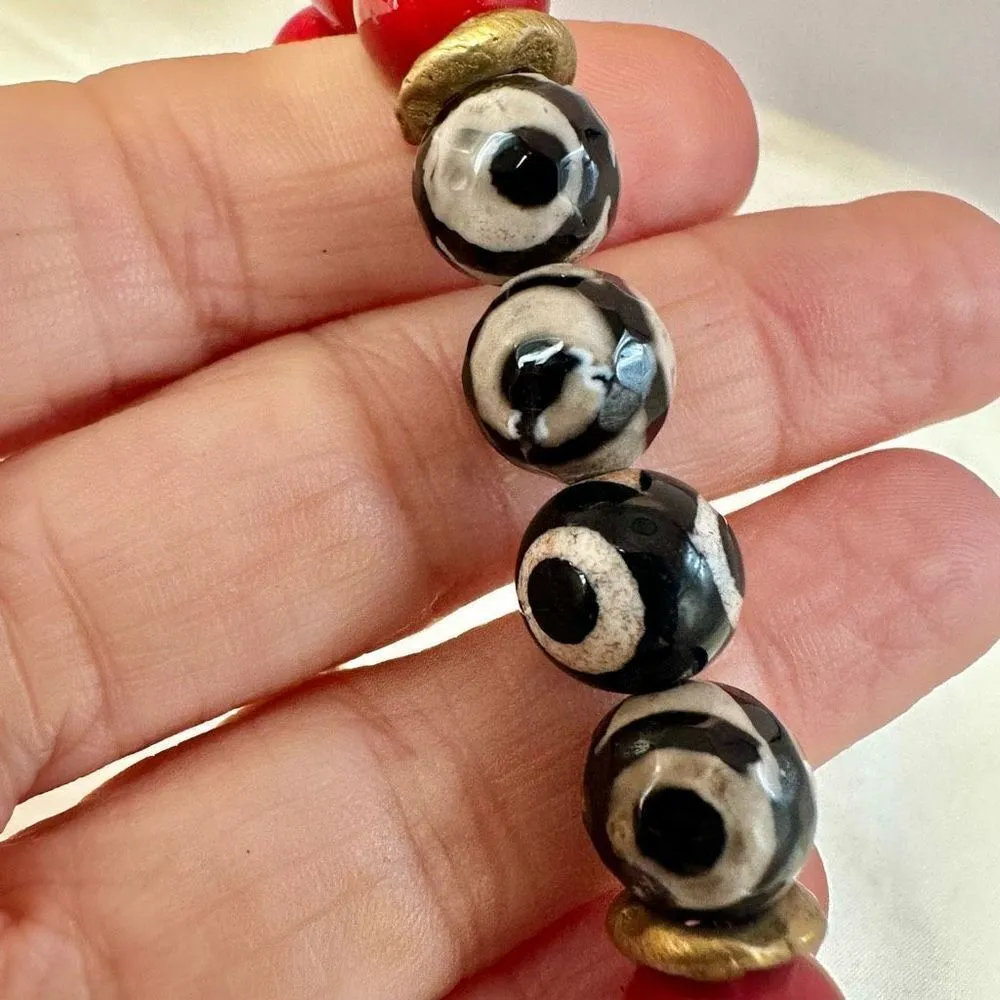 Red and black eye beaded protection stretchy bracelet - Image 4