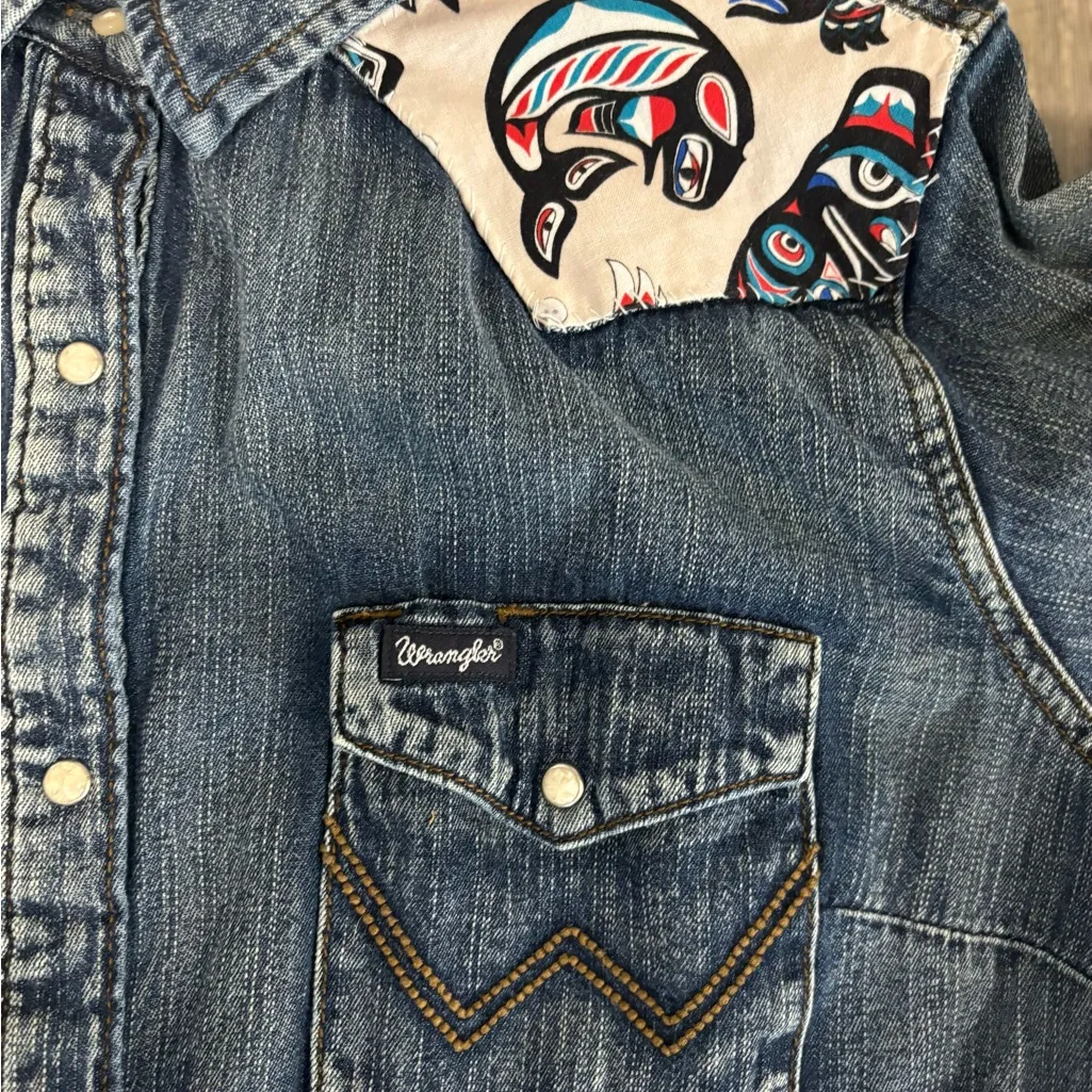 Wrangler Women’s XL Western Denim Snap Shirt – Native Print Yoke - Image 6
