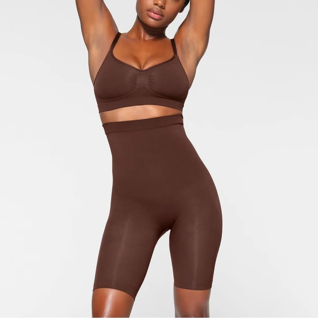 SKIMS Seamless Sculpt HIGH WAISTED ABOVE THE KNEE Cocoa size M‎ - Image 5