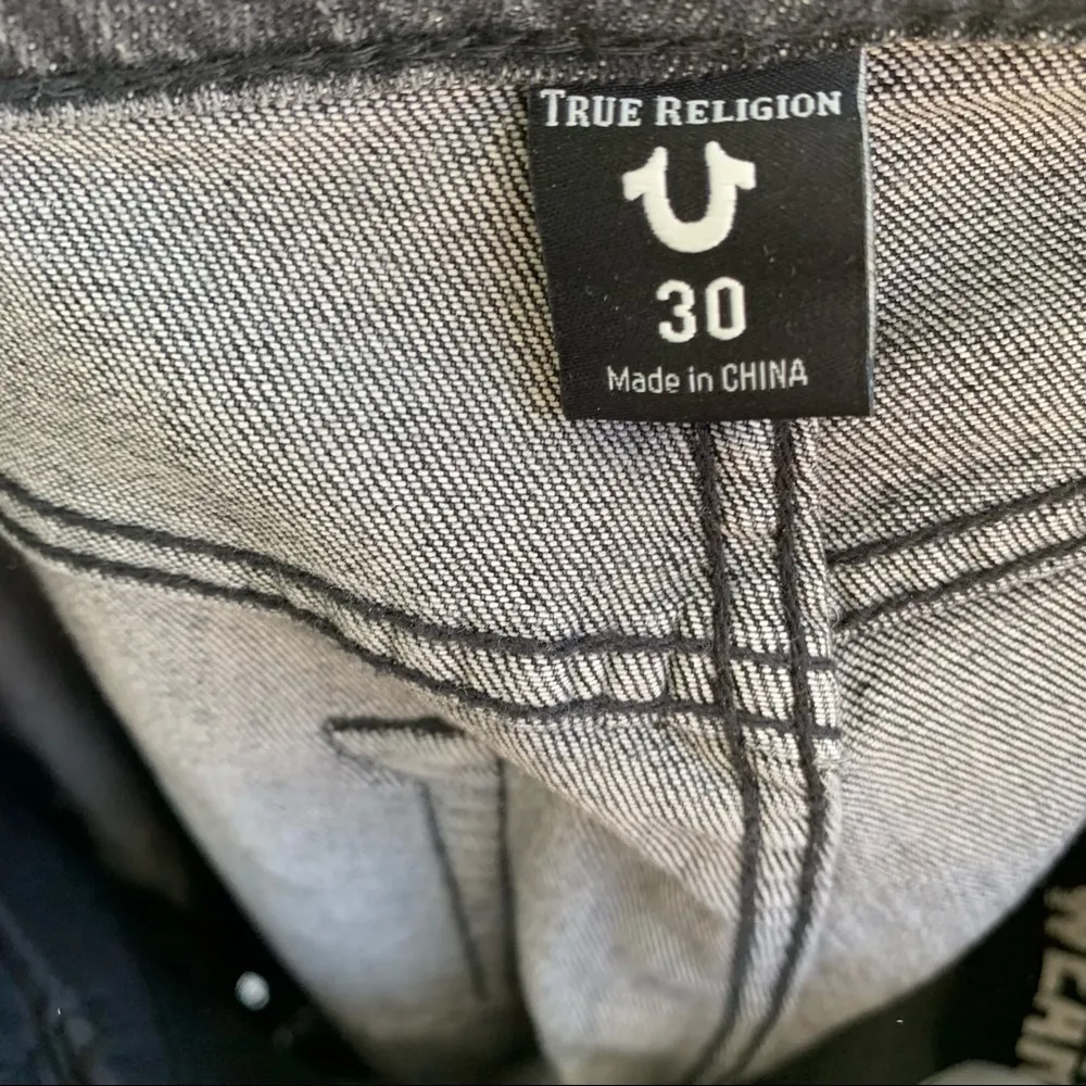 Floral embroidery True Religion Curvy Jean size 30 - Image 8