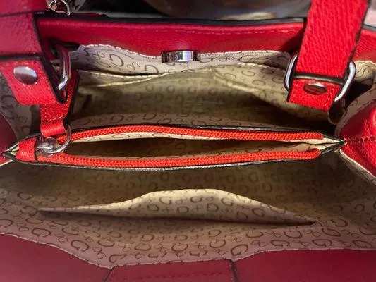 Guess Red Handbag🤩 - Image 6