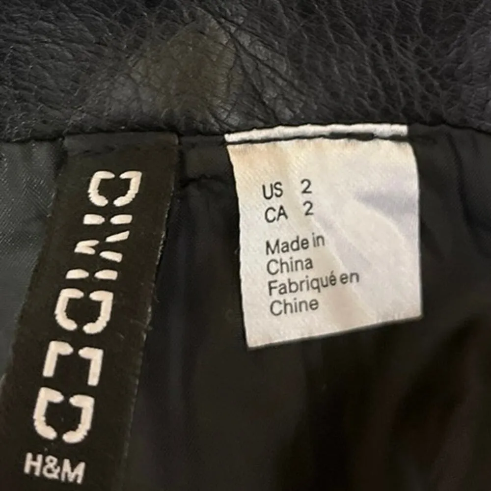 H&M Divided Black Faux Leather Flat Front Zipper Pencil Straight Mini Skirt 2 - Image 4