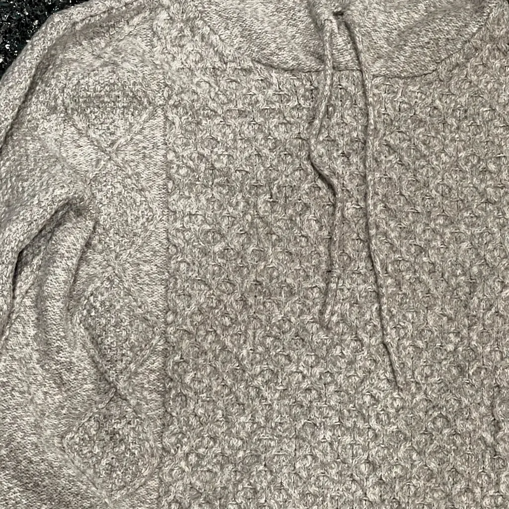 American Eagle Boho Hooded Pullover Cable Knit Sweater Light Grey Small - Image 2