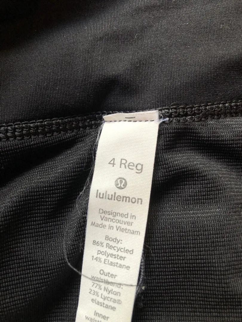 Lululemon black speed up shorts 2.5 - Image 3