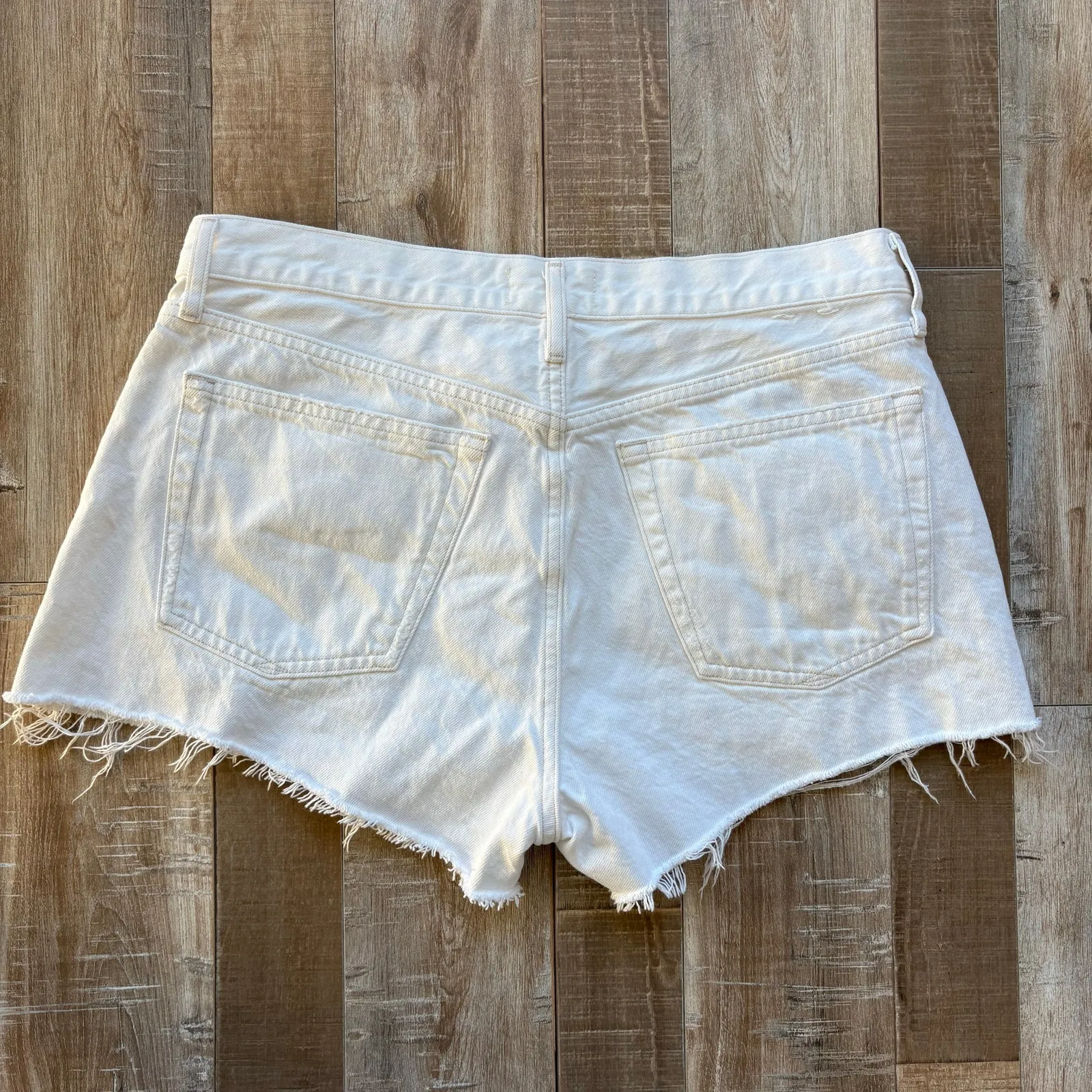 AGOLDE Parker Vintage Cut Off White Denim Shorts in Repose Size 29 - Image 4