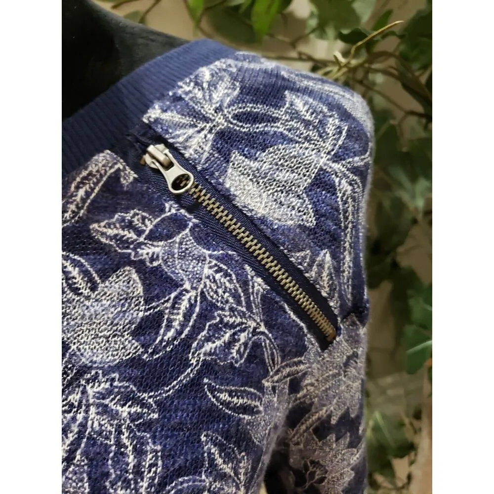 Max Jeans Women's Blue Floral Rayon Crew Neck Long Sleeve Sweater Size X-Small - Image 4