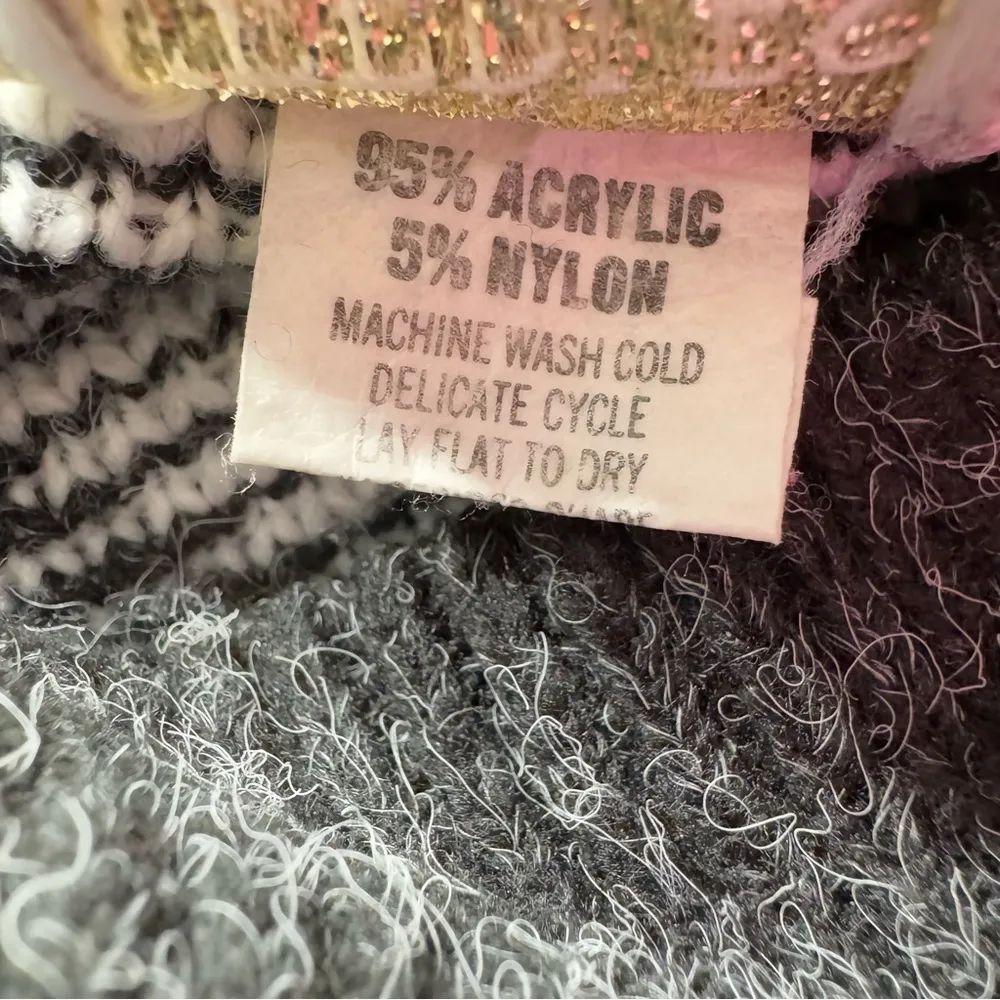 Vintage 90’s Y2K Black & White Teddy Bear Fuzzy Sweater Novelty Cozy Made in USA Size L - Image 7