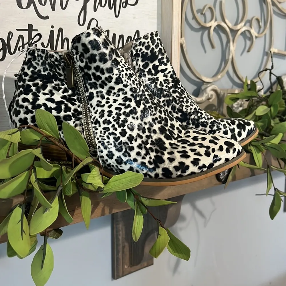 Booties Leopard Print Ankle Boots Womens 6.5 Western - Image 16