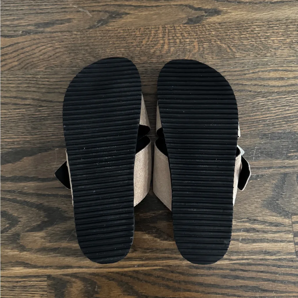 Double silver buckle tan leather suede chunky comfy sandal slides size 7.5/EU 38 - Image 4