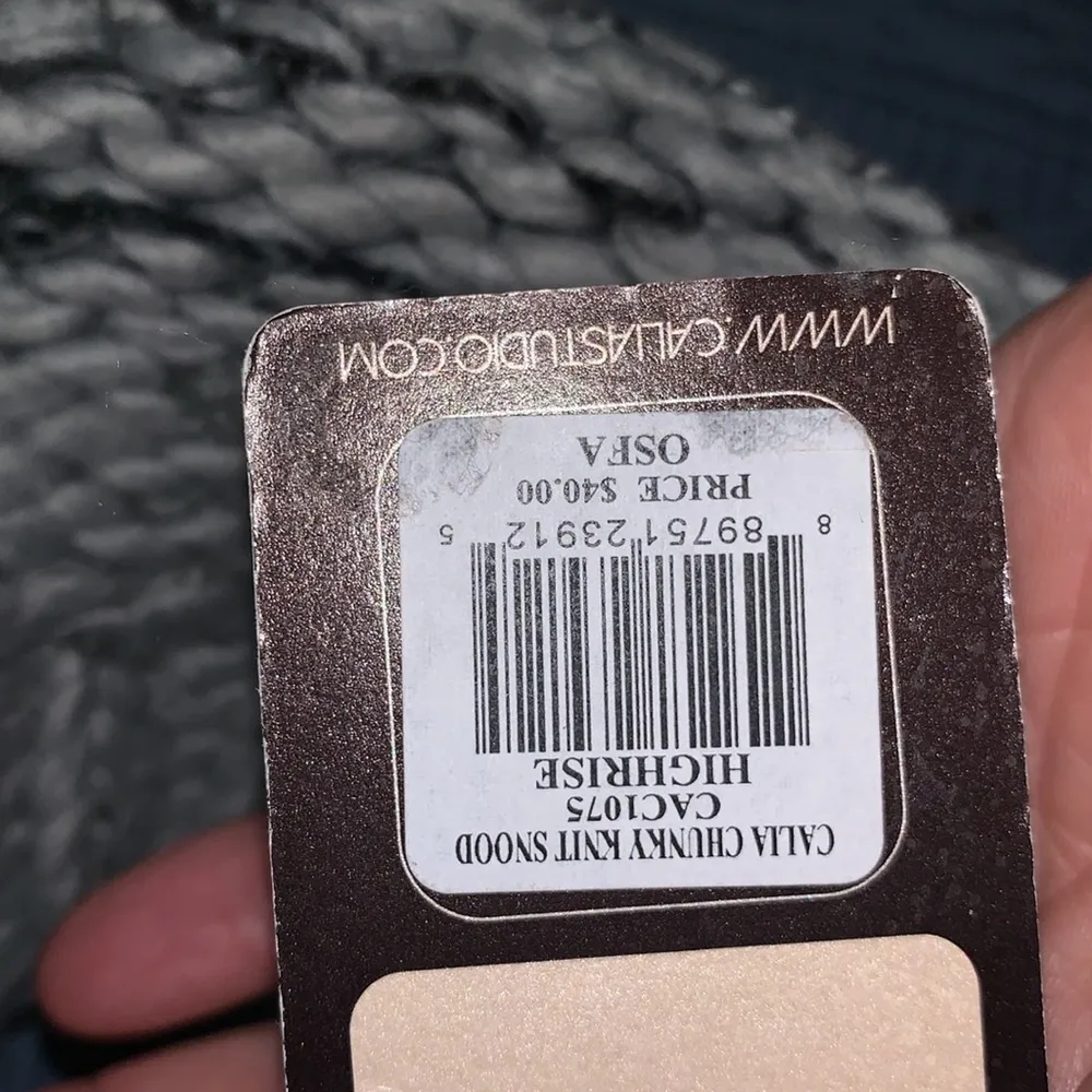 Calia‎ Chunky Knit Gray Scarf - Image 6