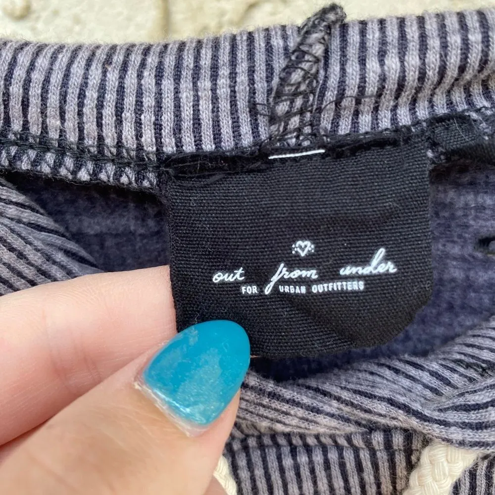 Out from under urban outfitters size small grey blue raglan hoodie - Image 4